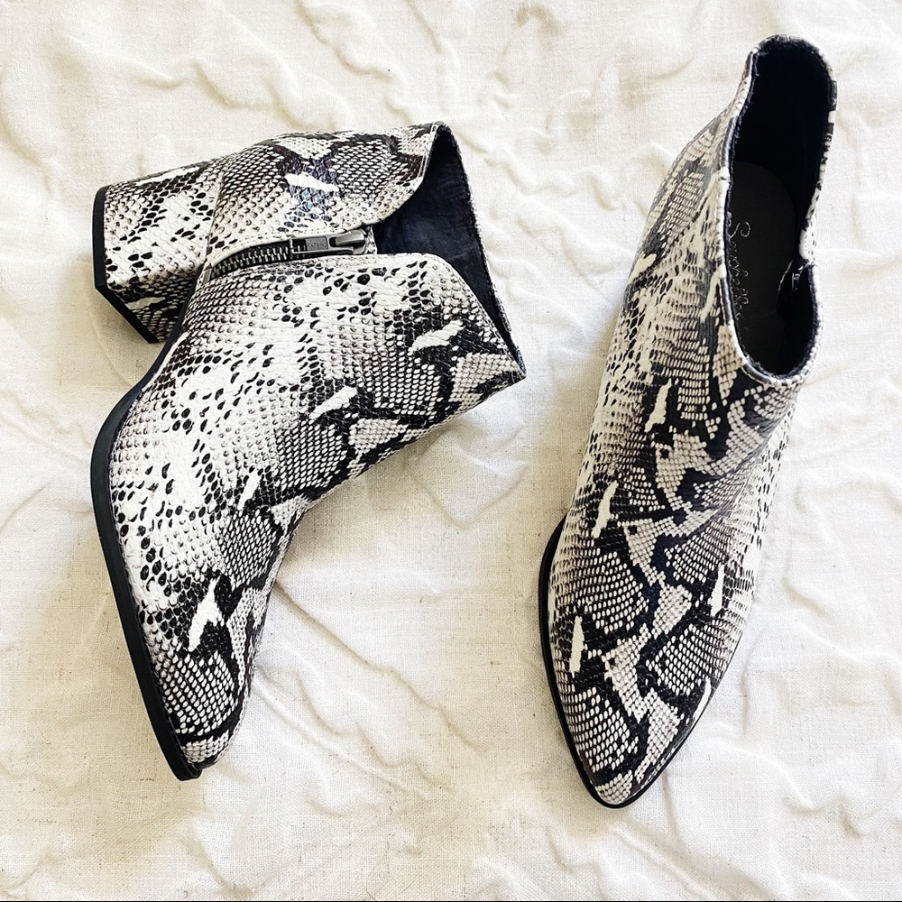 Seychelles Chaparral Ankle Bootie New $150 - Picture 8 of 9
